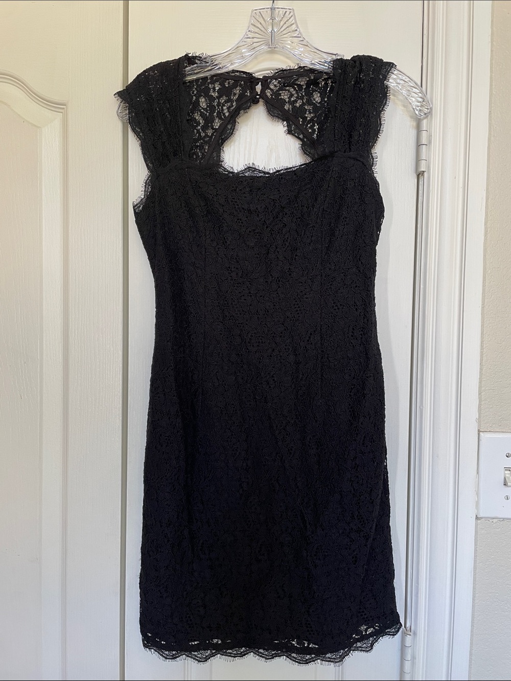 Adrianna Papell Black Lace Midi Dress with Lace Cap Sleeves
Party Dress